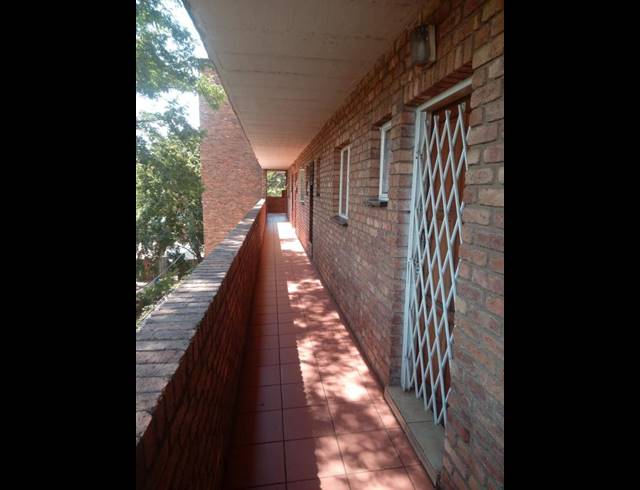 2 BEDROOM APARTMENT FOR SALE IN PRETORIA WEST
